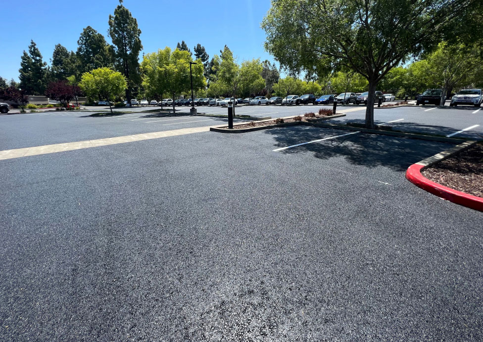 calvac paving asphalt paving parking lot in San Jose